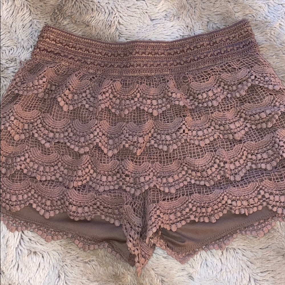 Crochet style shorts - M